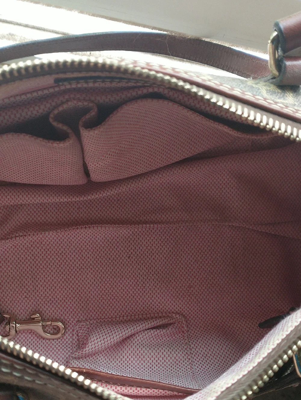 Dooney & Bourke Monogram Fabric Handbag 👜 - Picture 9 of 10